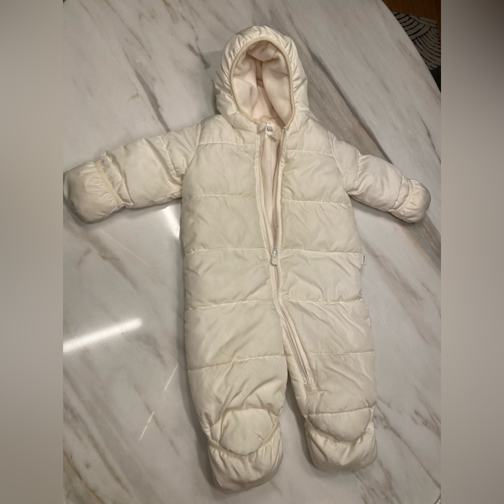 GAP full body, baby puffer